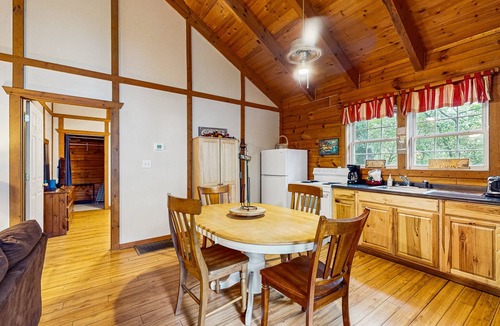 Sautee Nacoochee Cabin | Spacious Mountain Cabin with Deck, Hot Tub & WiFi - Dogs OK