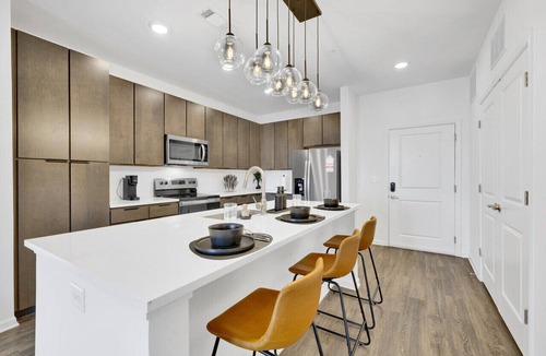 Birmingham Apartment | Spacious Oasis w/Pool, Gym, & Stunning City Views