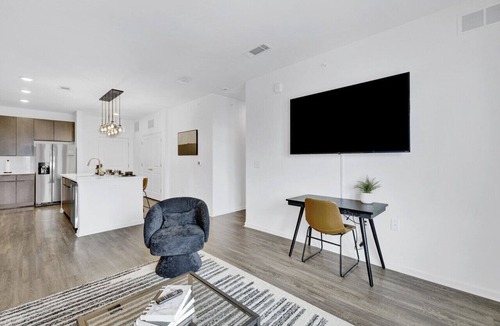 Birmingham Apartment | Spacious Oasis w/Pool, Gym, & Stunning City Views