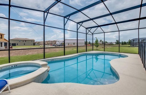 Loughman House | Spacious Pool Home Great Location-6020OGL