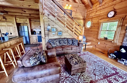 Ridgeline Vistas Cabin | Spacious Retreat~ Hot Tub~ Stunning Views~ Game Room