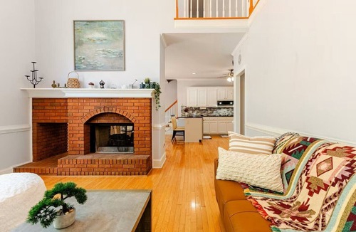 Lilburn House | Spacious Sneville 3BD Home w/Home Office proximity to Atlanta