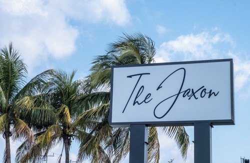 Old Northwood Historic District Hotel | Spacious & Stylish Near Downtown WPB