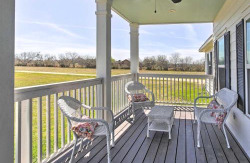 Yorktown House | Spacious Texas Getaway w/Fire Pit & Pond!