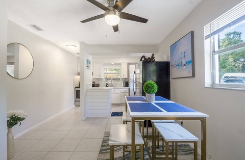 United Central Condo | Sparkling Family sized condo near Downtown Saint Petersburg/beaches