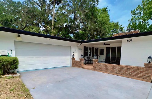 South Daytona House | Speed & Sand