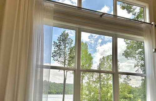 Cedar Bluff House | Spring Getaway to "Stilts" Lake, Pool, Hottub, kayaks, firepit, countless fun