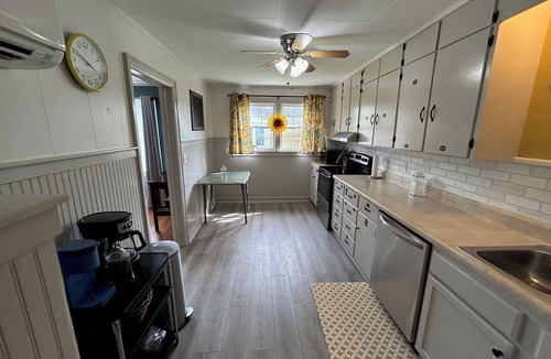 Dunlap House | Spring is in the air! Plan your visit today in the beautiful Sequatchie Valley!