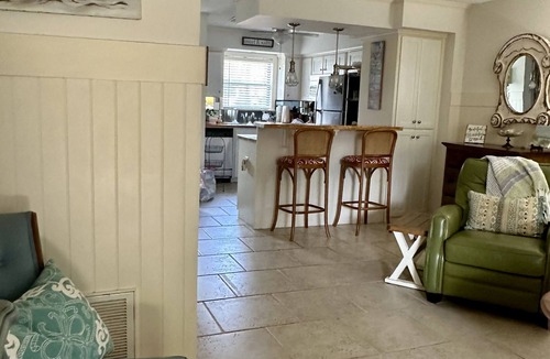 Saint Simons Island House | St. Simons Island South End - Cozy & Quiet - 1 mile to beach, pier, village…
