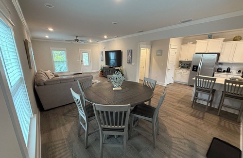 Panacea House | St Teresa beach private secluded pool Summer camp