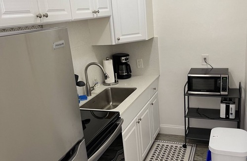 Palm Beach Shores Cottage | Standalone 1/1 Apartment Across From Beach and Next to Pool
