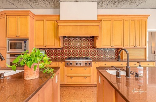 Metropolitan House | Stay in The Famous Savannah Gingerbread House by Lucky Savannah