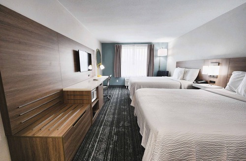 Foley Hotel | Stay Near Foley Sports Complex - 1.21 mi | 3 Units w/Parking & Breakfast!