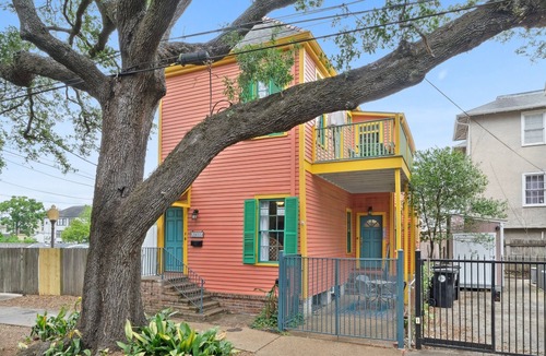 Milan House | Stay steps from Saint Charles Avenue!