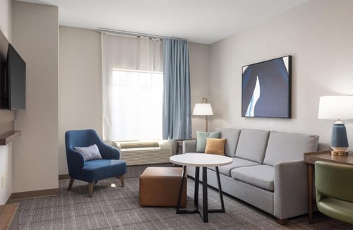 Rogers Hotel | Staybridge Suites Rogers - Bentonville by IHG