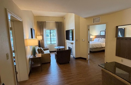 Tallahassee Hotel | Staybridge Suites Tallahassee I-10 East by IHG