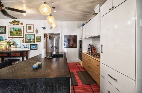 Tybee Island Cottage | Steps from Tybee’s Beaches & Park│Charming Historic Home w/Modern Comforts