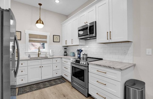 Midtown Apartment | Steps to Overton Square | 100 Yr Old Historic Apt