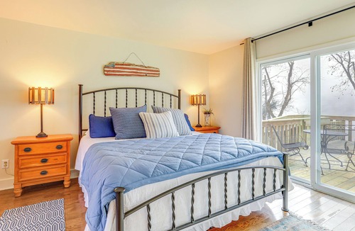 Mountain View House | Steps to White River: Mountain View Home w/Deck!