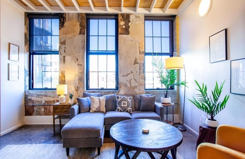 Old City Apartment | Sterchi Lofts Getaway - Downtown Knoxville