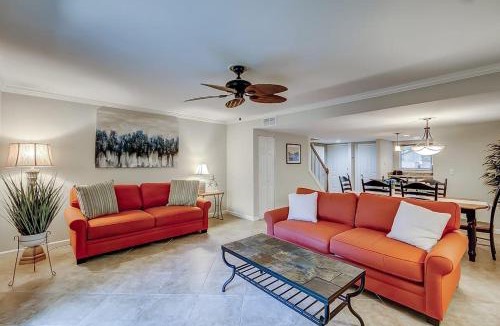 Folly Field House | Stones Throw 30
