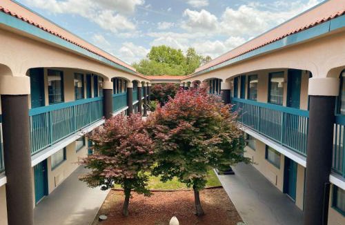 Savannah Hotel | Studio 6 Extended Stay - Savannah, GA - Gateway & I-95