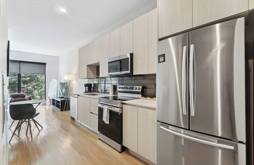Home Park Apartment | Studio Apartment | Sentral West Midtown | Rooftop pool