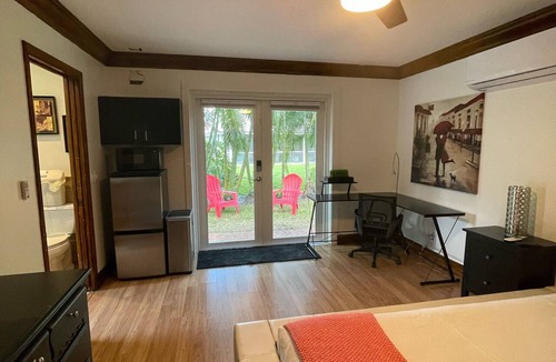 Greenview Shores Apartment | Studio in the heart of Wellington, 3 miles from the Polo Club and WEF