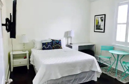Milan Apartment | Studio in Uptown New Orleans; private entrance, parking, pets ok.