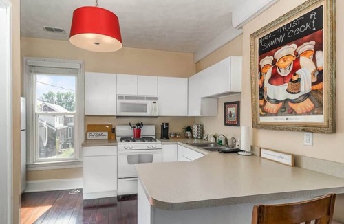 Michigan City Apartment | Studio w/King Bed, Close to Beach & Shops