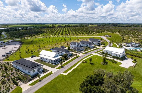 Lake Alfred Cottage | Stunning 2BR House on a Lakeside Estate!
