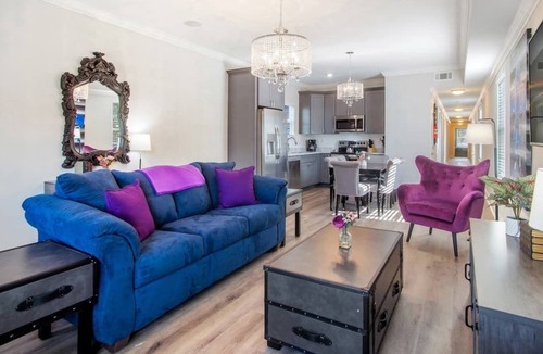 Tulane - Gravier Condo | **STUNNING 5BR for Fabulous Social Distancing**