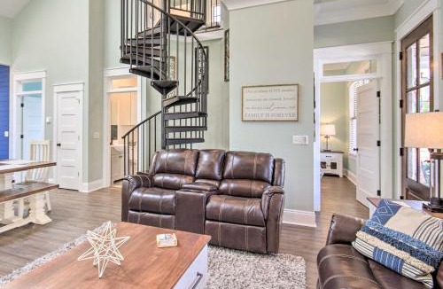 Greenwood House | Stunning Lakefront Retreat w/Dock Access!