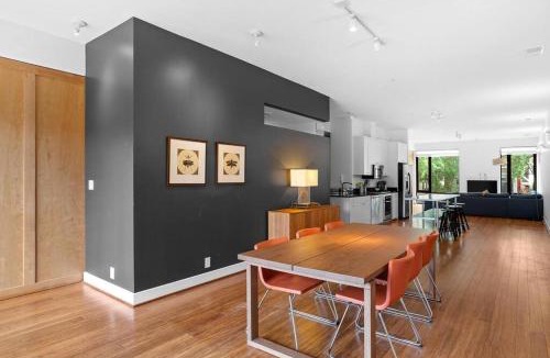 Butchertown Apartment | Stunning Modern Apt in Nulu