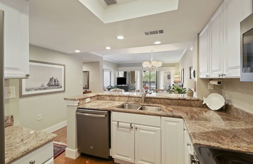 Shelter Cove Condo | Stunning Shelter Cove Harbour and Marina Views, Bike to the Beach - HS7155