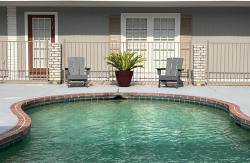 Highlands - Perkins Apartment | Stylish 2 br near LSU and pool laundry