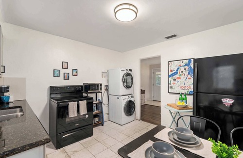 College Park House | Stylish 2BR home w/private entrance
