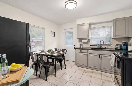 College Park House | Stylish 2BR home w/private entrance