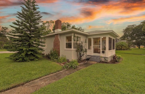 College Park House | Stylish 2BR home w/private entrance