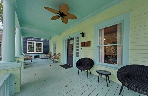 Inman Park Apartment | Stylish 2BR Inman Park Flat w/Porch & Fireplace