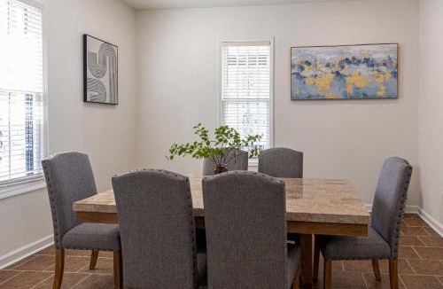 Downtown Jackson House | Stylish Home ~ 2 Mi to Jackson State & Belhaven!