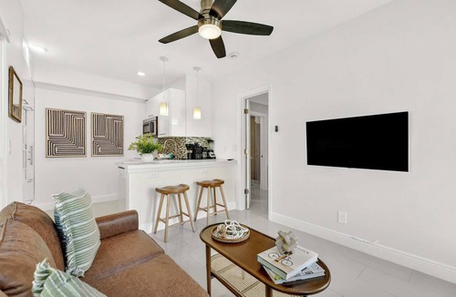 Beverly Heights Apartment | Stylish Studio Near Las Olas, Pvt Patio & Wi-Fi