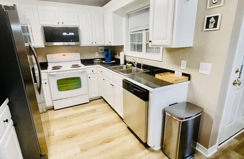 Hammond Apartment | Stylish Townhouse 5 min to downtown Hammond