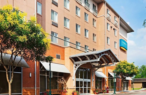 Downtown Chattanooga Condo | Suite in Downtown Chattanooga | Hot Tub Access