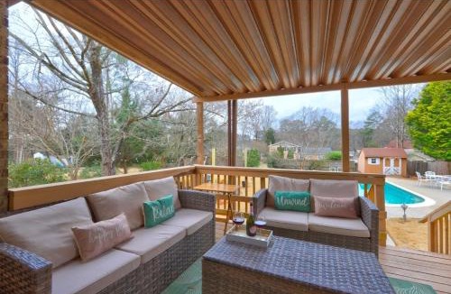 Stone Mountain House | Summer Escape with a Private Pool Perfect for Families, Spacious, Great Location