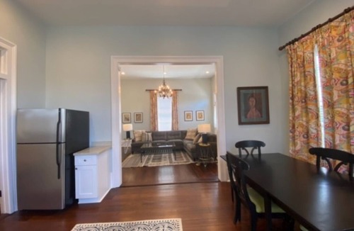 West Riverside House | Summer Rates Reduced! Spacious, Uptown - renovated single story 2 Bed, 2 Bath