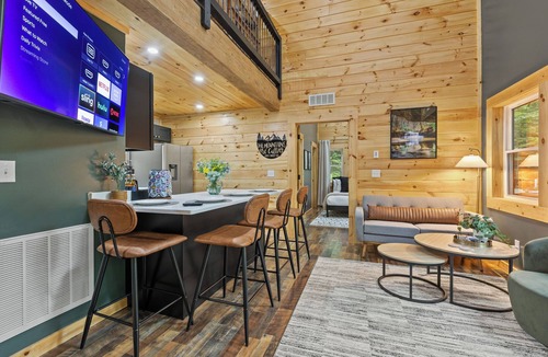 Campton Cabin | Summer Retreat! w/Hot Tub, Sauna & Firepit near Natural Bridge SP + RRG trails!