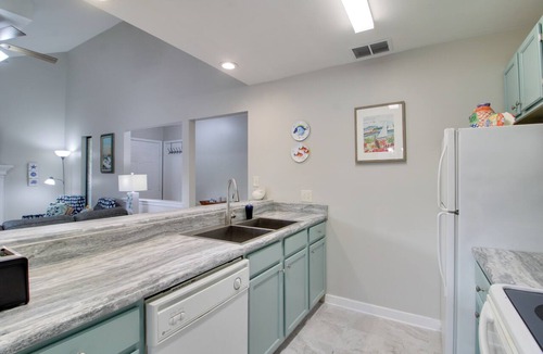 Fort Walton Beach Condo | Sun, Surf & Sand in Fort Walton Beach! Cozy Condo