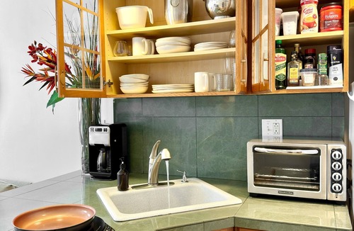 Palm Beach Condo | SunDrift Suite: 1br - Kitchen - Clean - Parking! - Pool - Walk Beach & Grocery