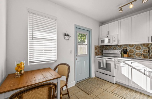 Southwest Apartment | "Sunflower Cottage Apt" 2/1